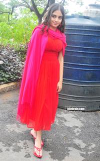 Sheena Shahabadi feet photo 9