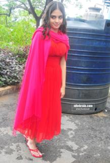 Sheena Shahabadi feet photo 7
