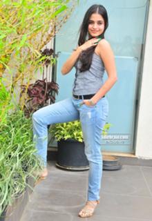 Sheena Shahabadi feet photo 6