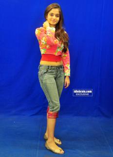 Sheena Shahabadi feet photo 3
