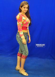Sheena Shahabadi feet photo 2