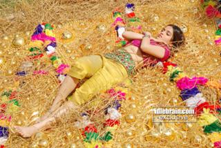 Sheena Shahabadi feet photo 20