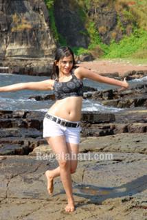 Sheena Shahabadi feet photo 10