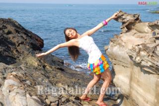 Sheena Shahabadi feet photo 2