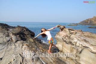 Sheena Shahabadi feet photo 13
