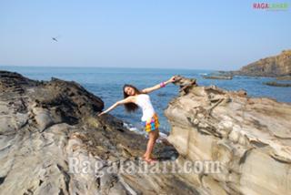 Sheena Shahabadi feet photo 16