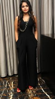 Sheena Shahabadi feet photo 12