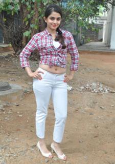 Sheena Shahabadi feet photo 2