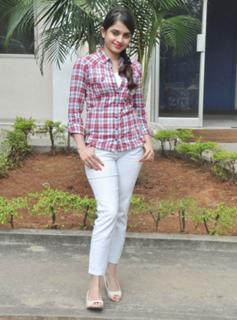 Sheena Shahabadi feet photo 10