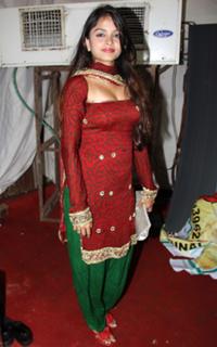 Sheena Shahabadi feet photo 10