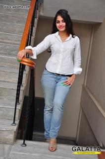 Sheena Shahabadi feet photo 4