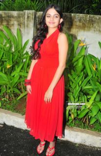 Sheena Shahabadi feet photo 9