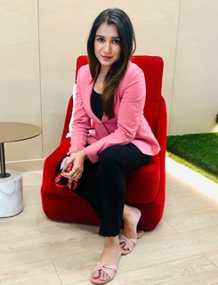 Shefali Bagga feet photo 13