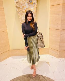 Shefali Bagga feet photo 12