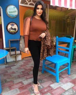 Shefali Bagga feet photo 8