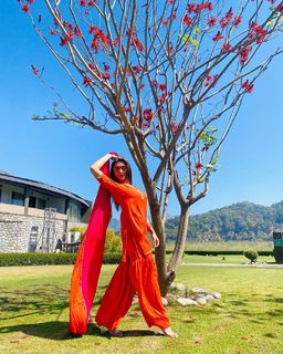 Shefali Bagga feet photo 4
