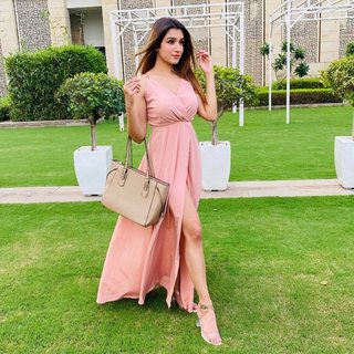 Shefali Bagga feet photo 13