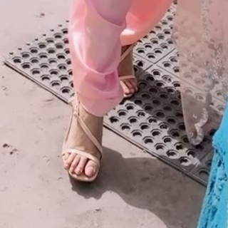 Shefali Bagga feet photo 11