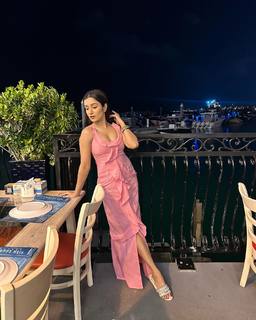 Shefali Bagga feet photo 6