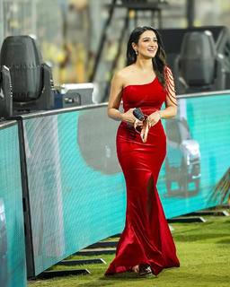 Shefali Bagga feet photo 10