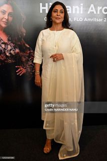 Shefali Shah feet photo 18