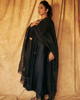 Shefali Shah feet photo 17