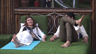 Shefali Zariwala feet photo thumbnail