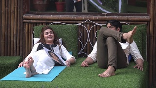 Shefali Zariwala feet photo thumbnail