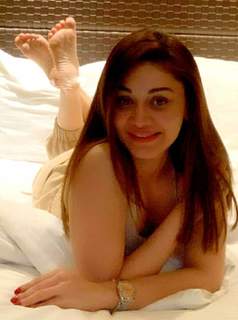Shefali Zariwala feet photo thumbnail