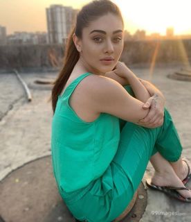 Shefali Zariwala feet photo thumbnail