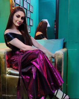 Shefali Zariwala feet photo thumbnail