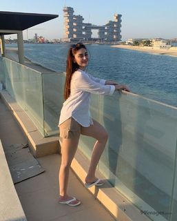 Shefali Zariwala feet photo thumbnail