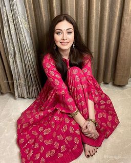 Shefali Zariwala feet photo thumbnail