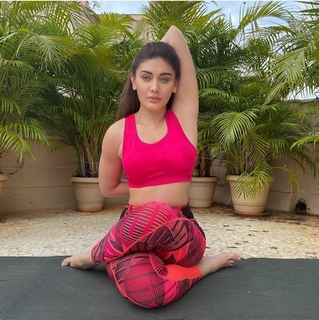 Shefali Zariwala feet photo thumbnail