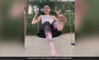 Shefali Zariwala feet photo thumbnail