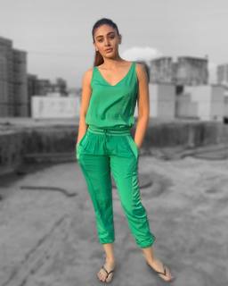 Shefali Zariwala feet photo thumbnail