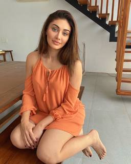 Shefali Zariwala feet photo thumbnail
