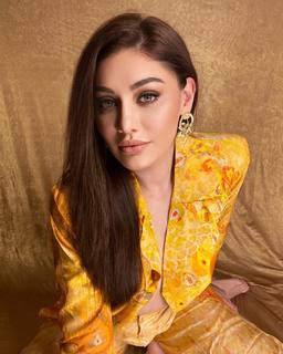 Shefali Zariwala feet photo thumbnail