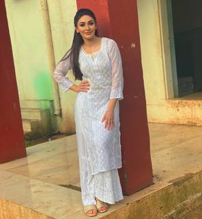 Shefali Zariwala feet photo thumbnail