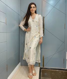 Shefali Zariwala feet photo thumbnail