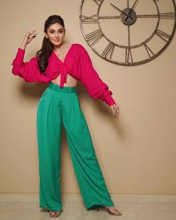 Shefali Zariwala feet photo thumbnail