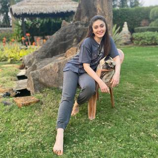 Shefali Zariwala feet photo thumbnail