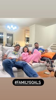 Shefali Zariwala feet photo thumbnail