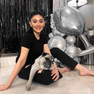 Shefali Zariwala feet photo thumbnail