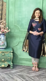 Shefali Zariwala feet photo thumbnail