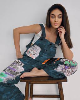 Shefali Zariwala feet photo thumbnail