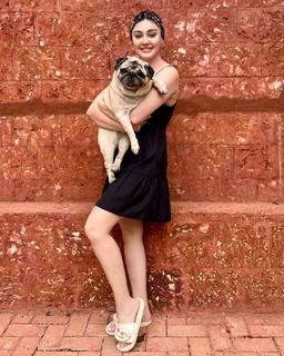 Shefali Zariwala feet photo thumbnail