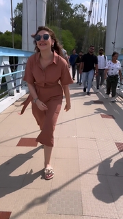 Shefali Zariwala feet photo thumbnail