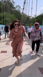 Shefali Zariwala feet photo thumbnail