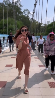 Shefali Zariwala feet photo thumbnail